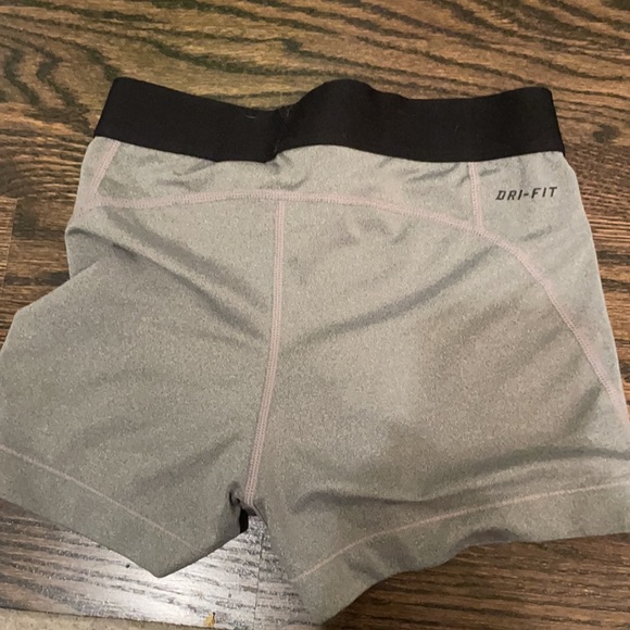 gray and black Nike spandex - Picture 2 of 3